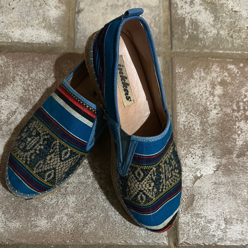Inkkas Blue and Red Patterned Platform Shoes
